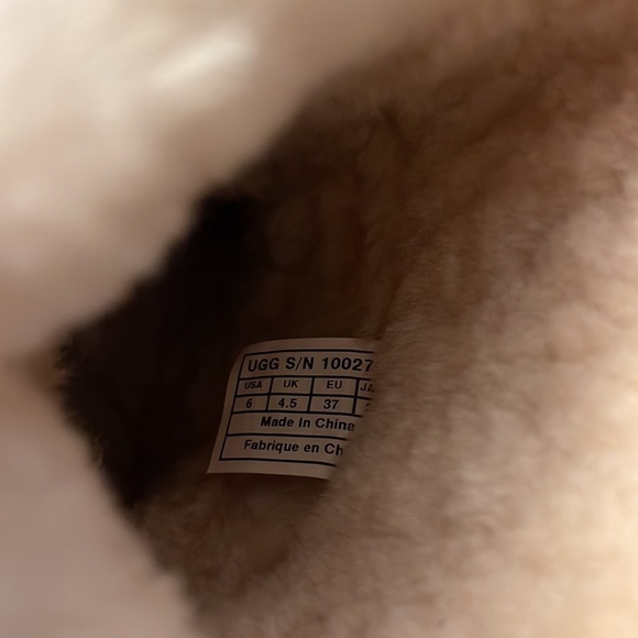 Ugg boots  zebra  striped Excellent condition no wear size 6 - Picture 5 of 7